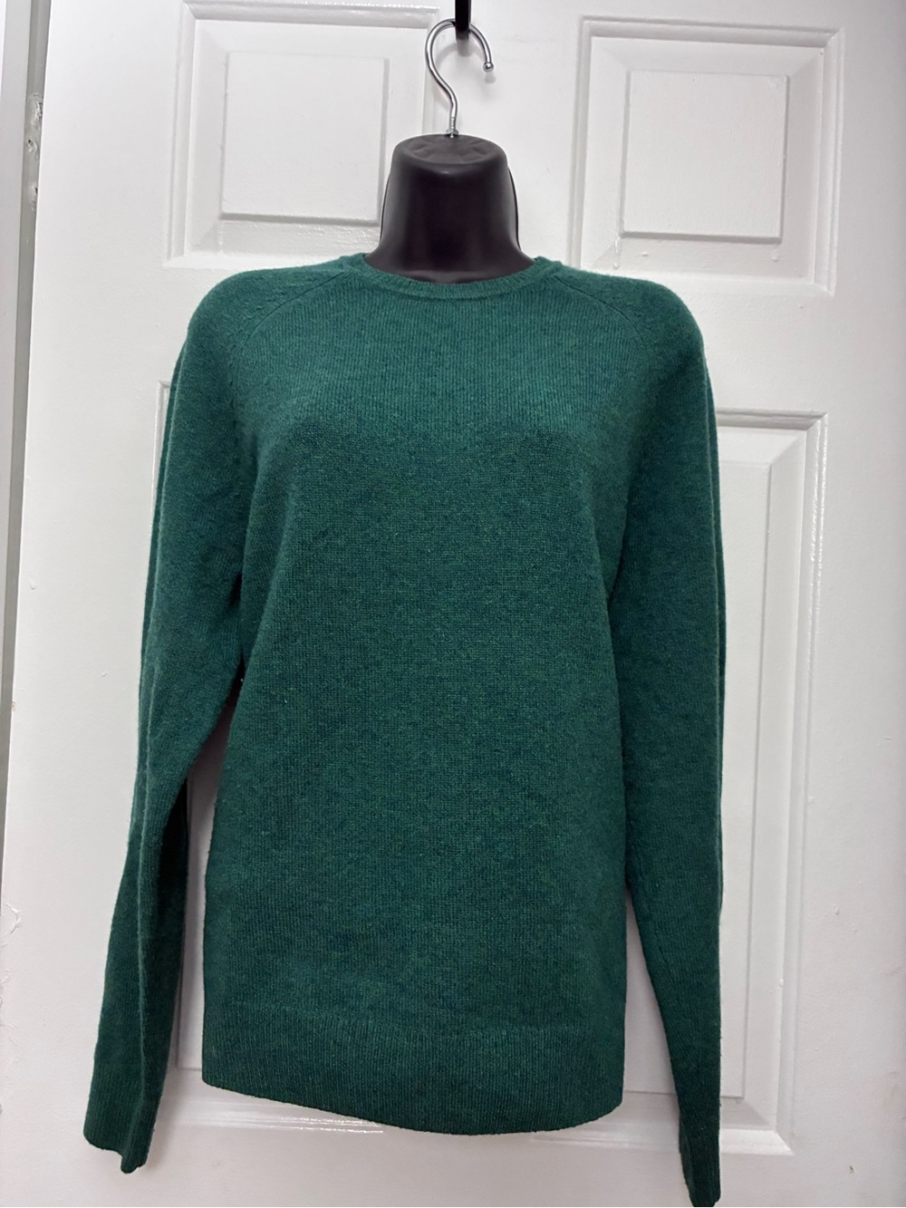 Brooks Brothers Red Fleece 100% Lambswool Green sweater- Size M